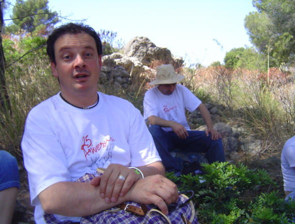  cel.lebrrem el nostre 25 aniversari amb una excursi al Refugi de Muleta; i un cop all frem una ballada popular amb tots els amics i amigues de l'estol
